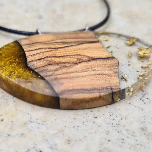 Unikatna ogrlica od maslinovog drva i epoxy smole